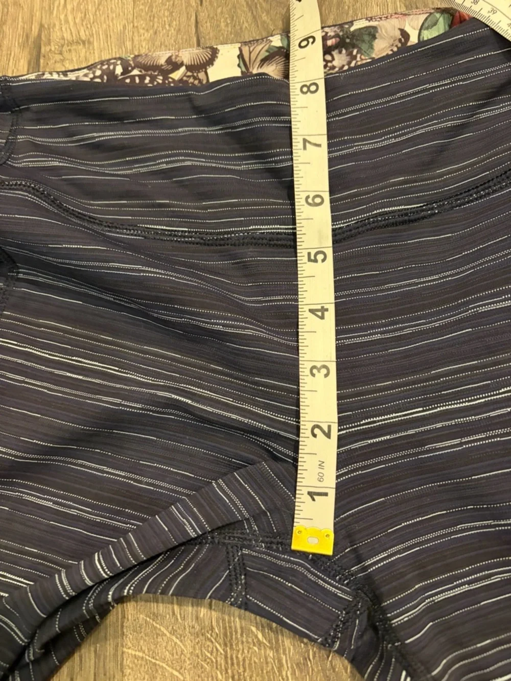 Lululemon RUN THE WORLD Blue Stripes Leggings Size 4 Ankle Zip Butterfly Waist